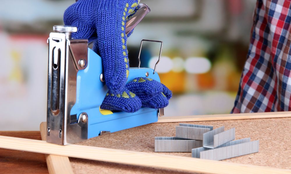 The Differences Between a Nail Gun and a Staple Gun