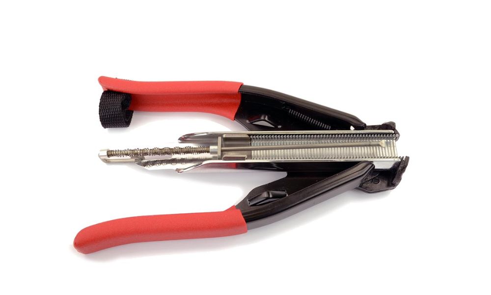 Why You Shouldn&rsquo;t Use Regular Pliers for Hog Rings