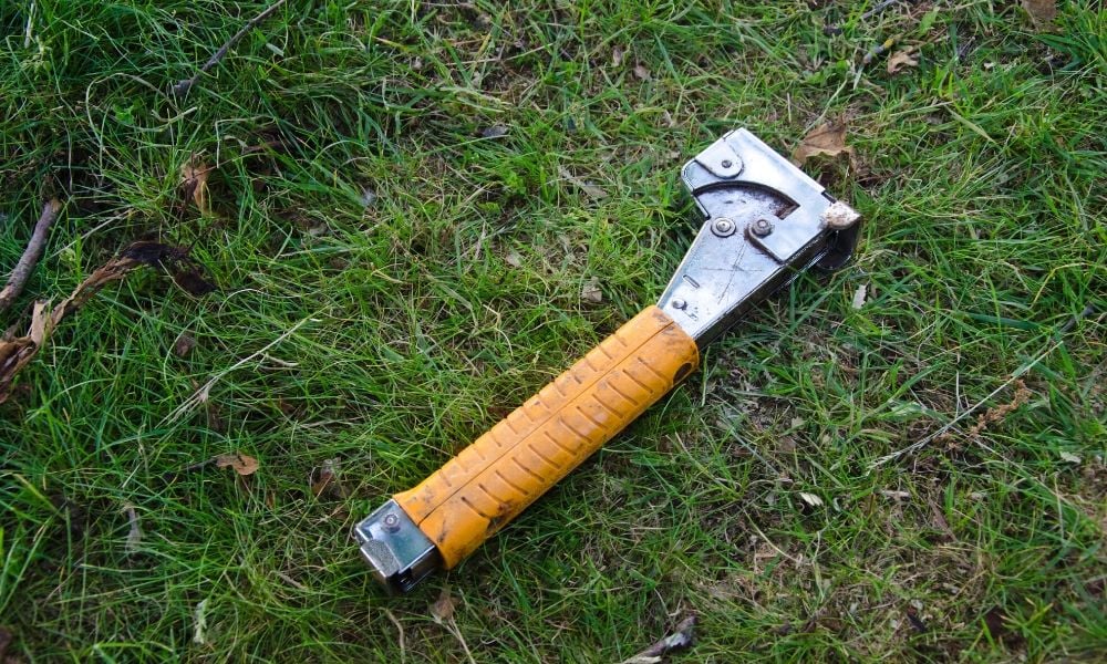 A Guide on How to Use a Hammer Tacker