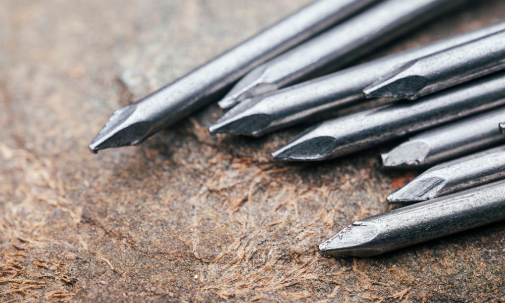 Hog Rings vs. Pinning Nails: Which Is Better for You?