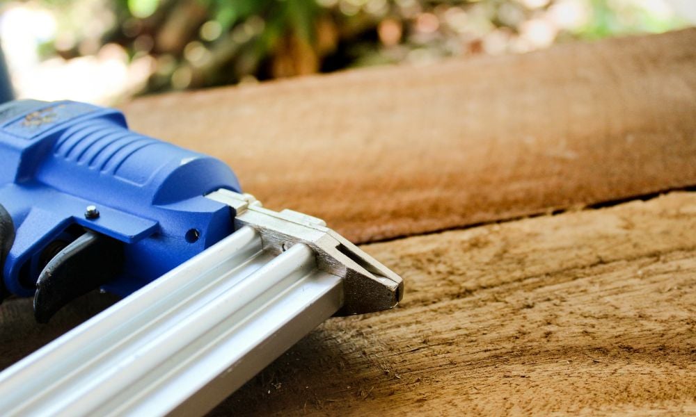 The Difference Between Bump and Sequential Firing