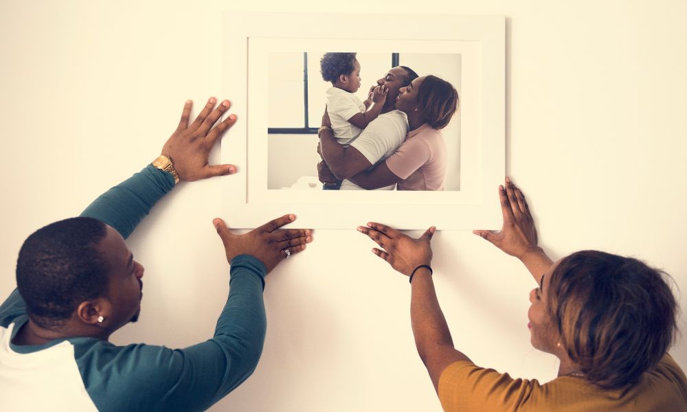 3 Ways To Tastefully Display Family Photos
